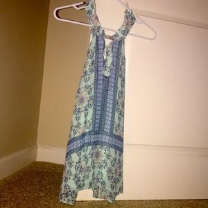 Cute halter type shirt. Barely worn. Smoke free!